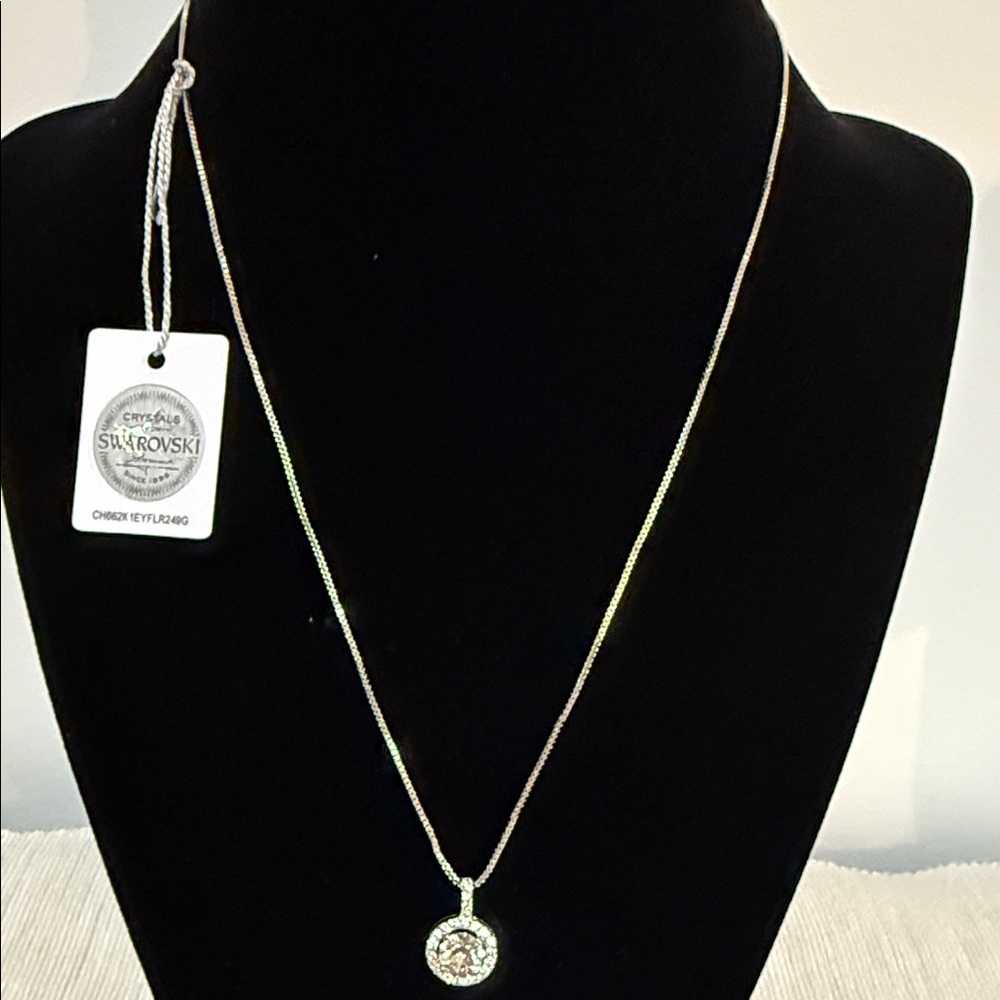 NIC & SYD Swarovski Crystals  Pendant Necklace